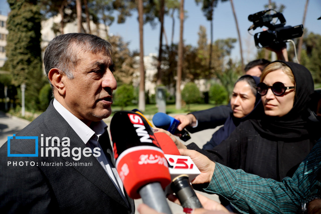 اعضای هیأت دولت در جمع خبرنگاران ۱۶ مهر ۱۴۰۴