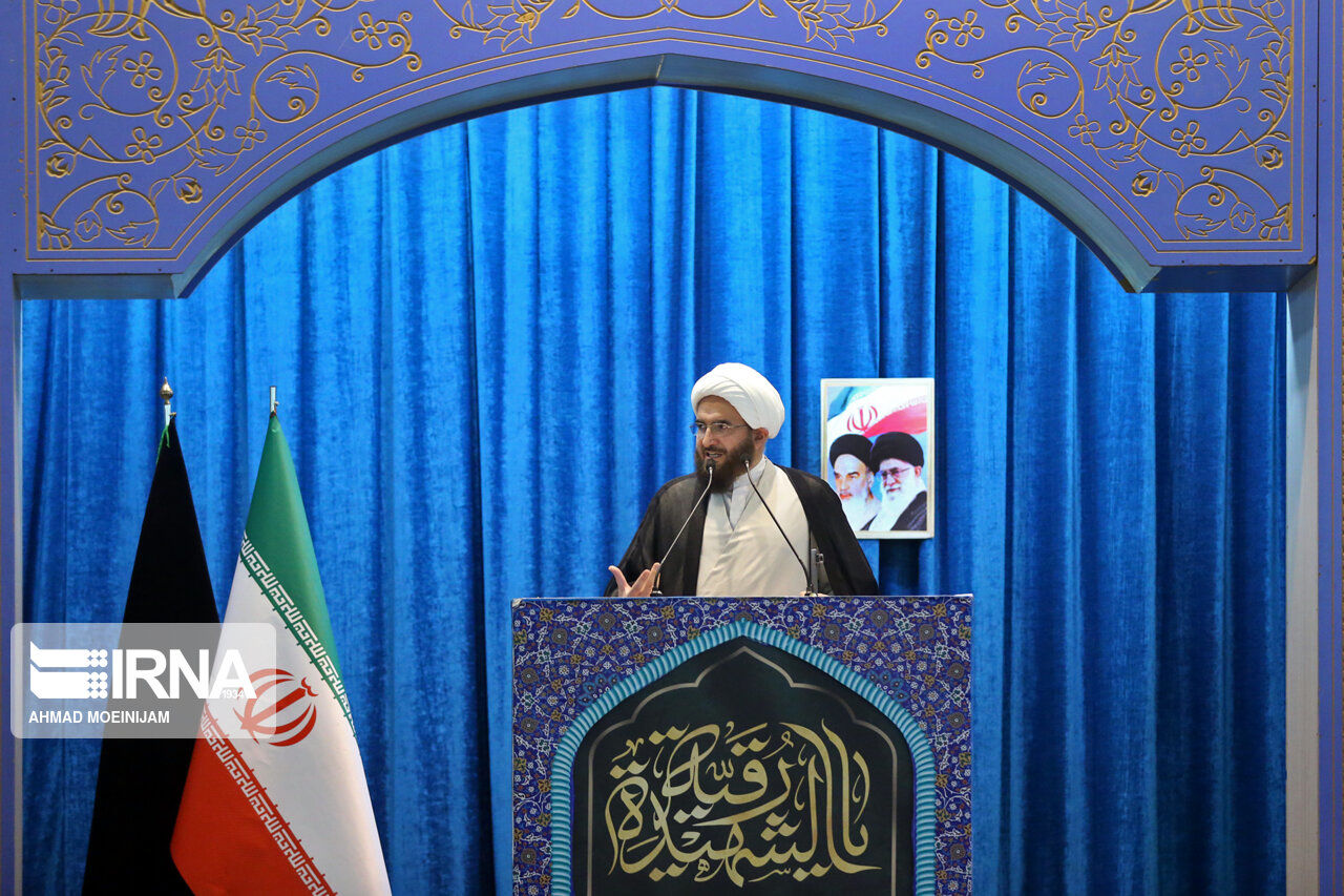 هشدار امام جمعه تهران به دوقطبیسازیهای خطرناک در جامعه