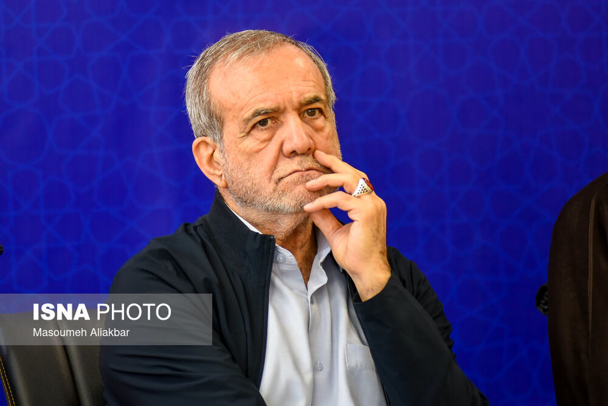 خوش و بش گرم رئیس‌جمهور با خیر تربت‌جامی