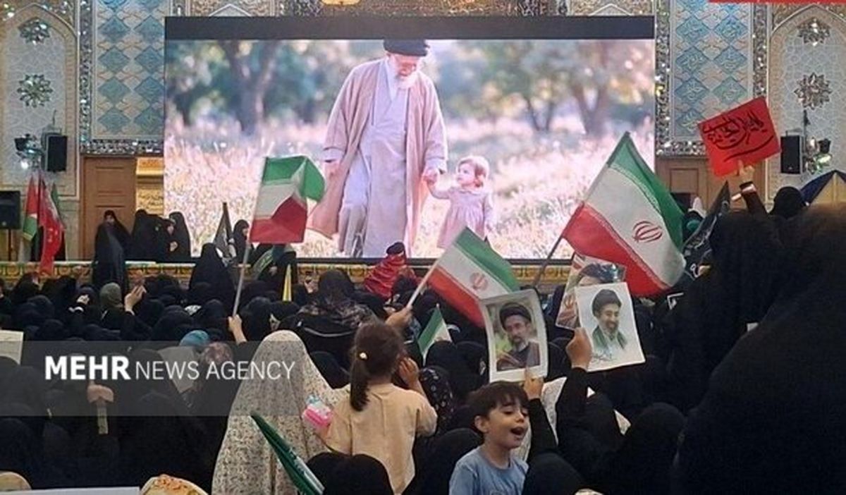 هم اکنون؛ مراسم یادبود شهدای خانواده امام شهید و رهبرانقلاب اسلامی  