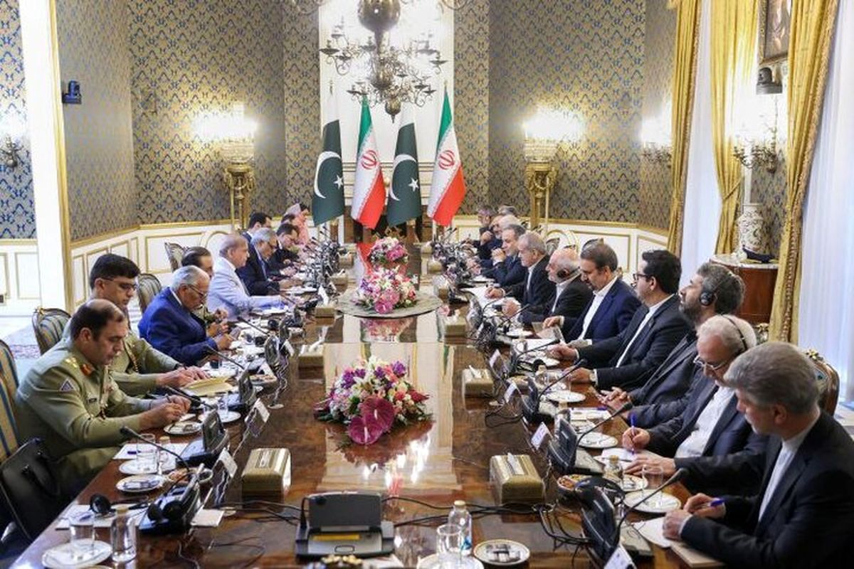 پزشکیان: سطح فعلی مناسبات ایران و پاکستان متناسب با ظرفیتهای عظیم دو کشور نیست