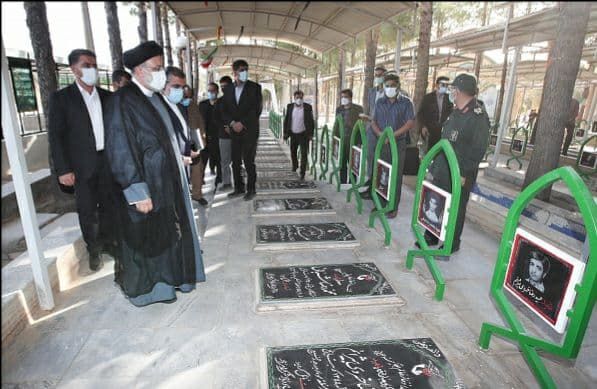 تصاویر: حضور رئیس جمهور در گلزار شهدای بیرجند