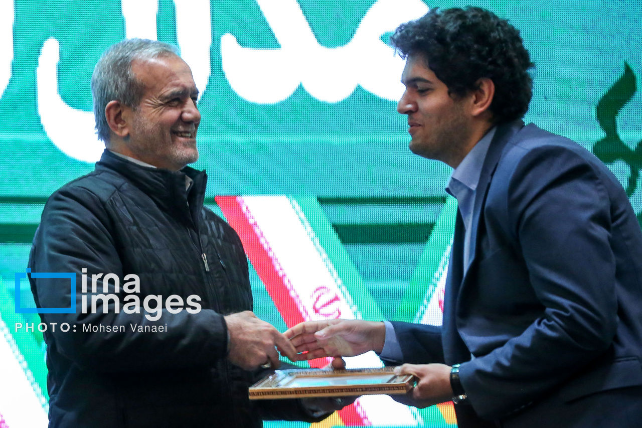 پزشکیان در مراسم تجلیل از مدال آوران المپیاد ۲۰۲۴