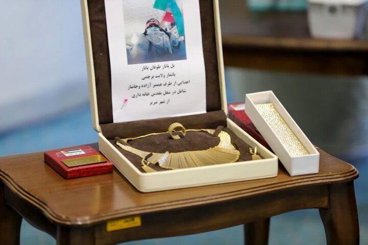 کمک میلیاردی بانوی تبریزی به جبهه مقاومت +عکس