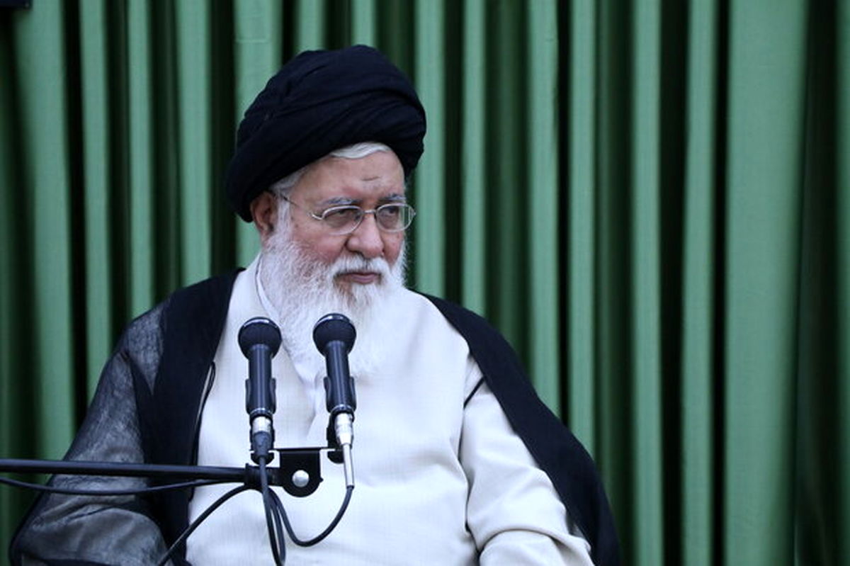 علمالهدی: اگر کسی در این مملکت مسئولیت قبول میکند باید آماده کار جهادی باشد