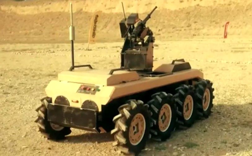 رونمایی از ربات جنگنده آریا | ربات‌ ایرانی وارد نیروهای مسلح خواهد شد