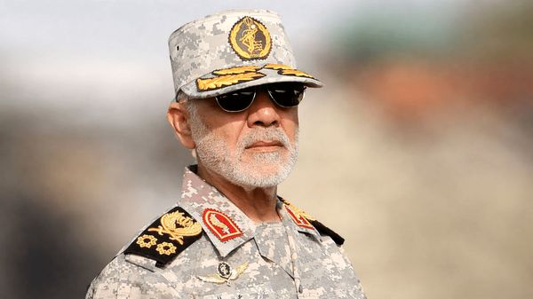 هشدار سرلشکر عبداللهی به ارتش آمریکا/ هرگونه عبور و مرور از تنگه هرمز با هماهنگی ایران انجام می‌شود