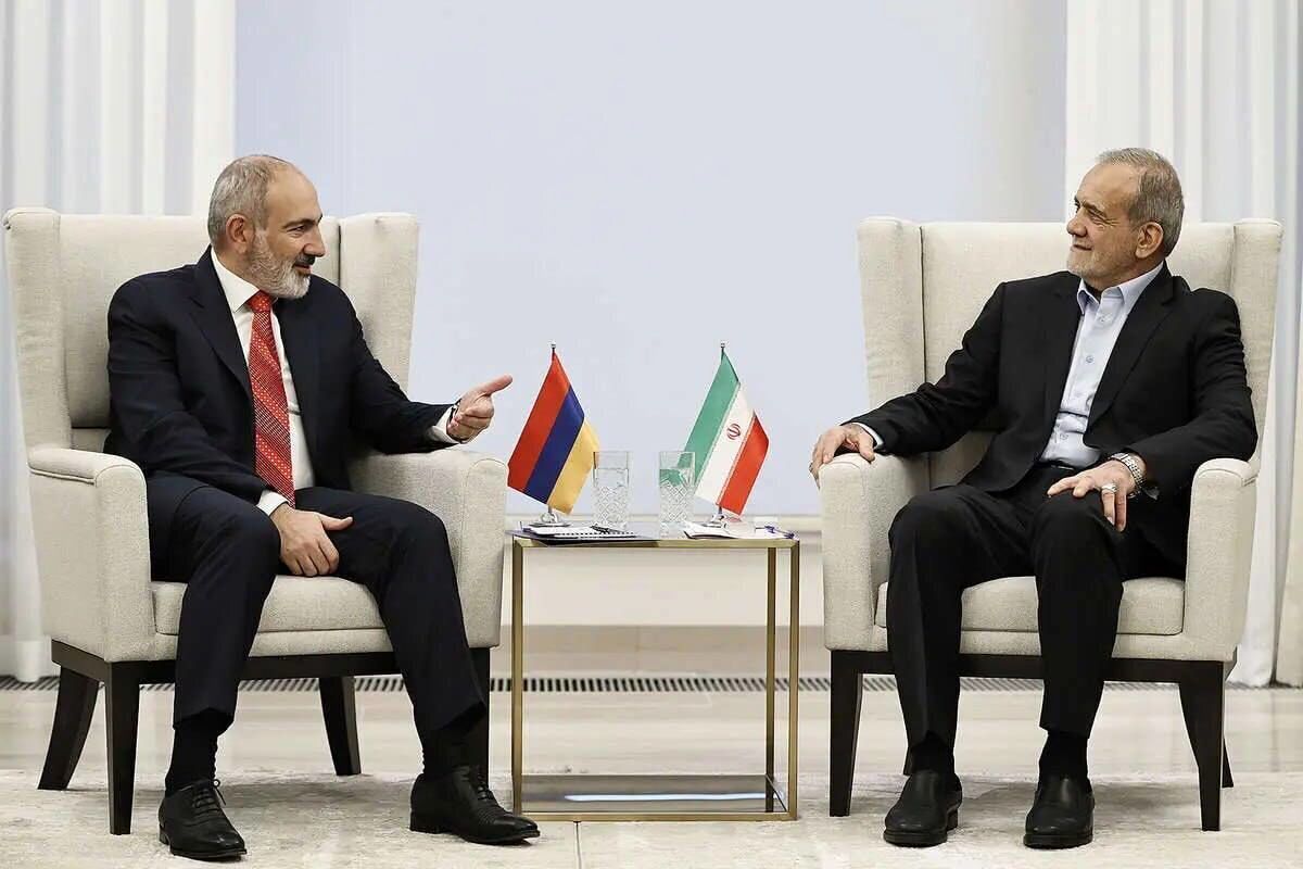 صداوسیما: مذاکرات خصوصی پزشکیان و نخست وزیر ارمنستان ۲ ساعت طول کشید