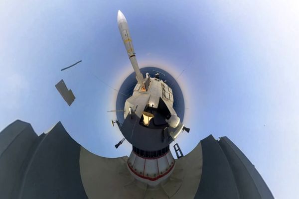 تصاویری از رزمایش کنترل هوشمند سپاه در تنگه هرمز