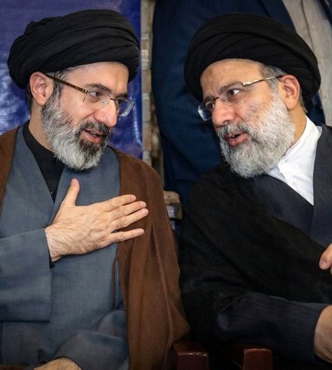 رهبر انقلاب: مردمی بودن و دیپلماسی فعال از ویژگی‌های شهید رئیسی بود