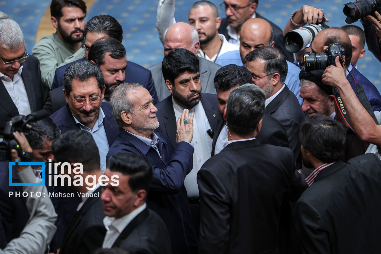 تصاویر: همایش «روز ملی صادرات» با حضور پزشکیان