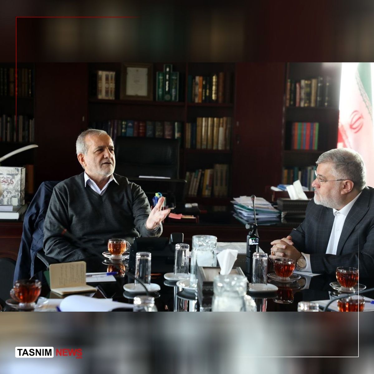 عکسی از حضور پزشکیان در استانداری تهران 