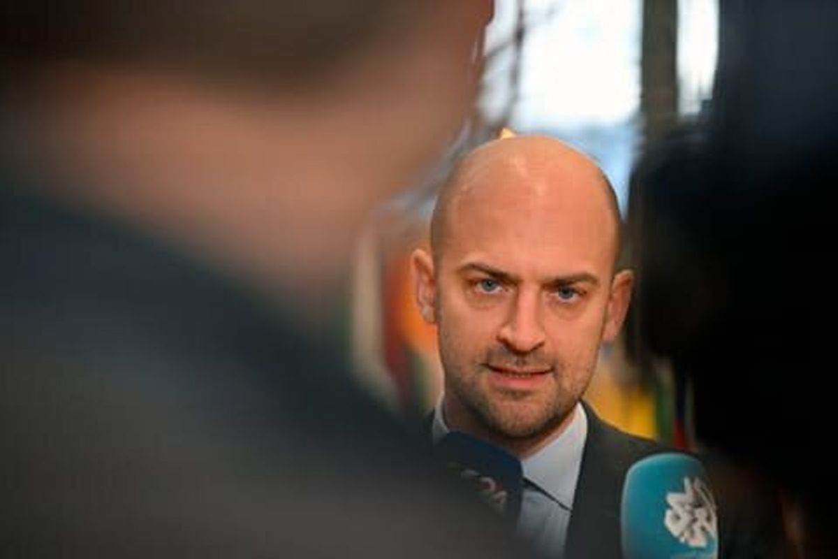 فرانسه آماده اعزام سرباز به گرینلند /جنگندههای فرانسوی در راه اوکرین