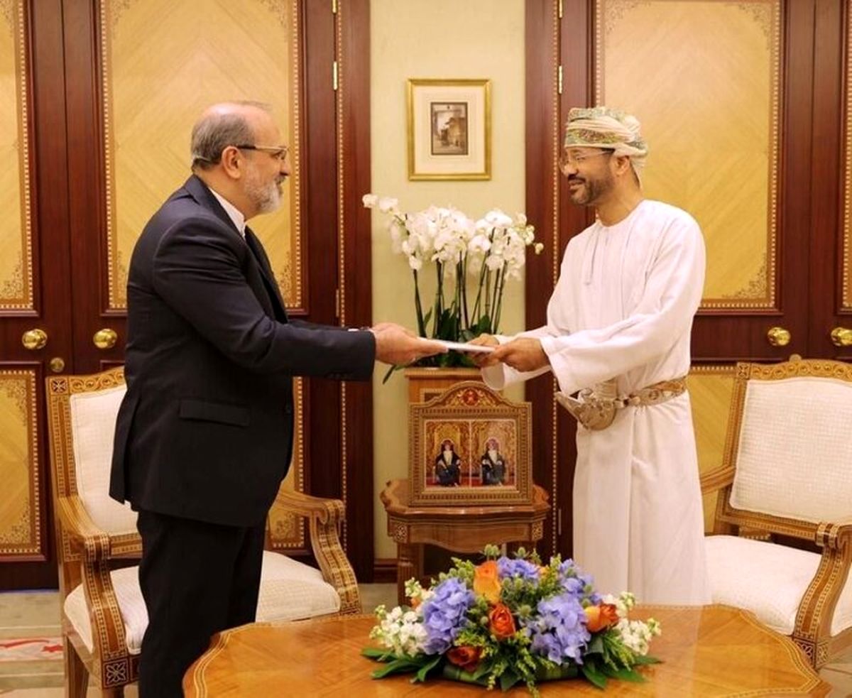 پیام عراقچی به وزیر خارجه عمان رسید