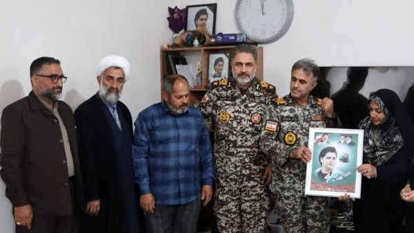دیدار امیر الهامی با خانواده شهید احمد حسین‌نژاد