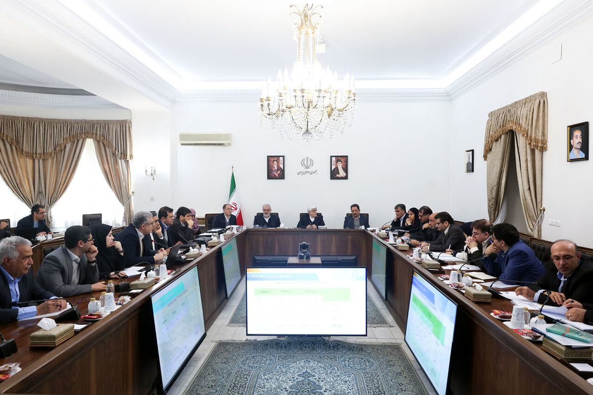 عارف: «قرارداد تجارت آزاد» موجب حضور جدیتر ایران در صادرات میشود