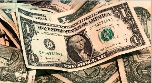 فوری؛ قیمت دلار در نقطه حساس | بازار ارز چشم‌انتظار یک تصمیم بزرگ