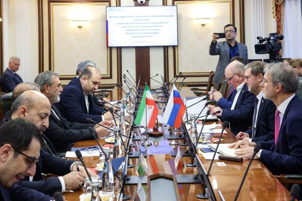 واکنش سناتورهای ارشد روس به احیای تحریم‌های ایران 