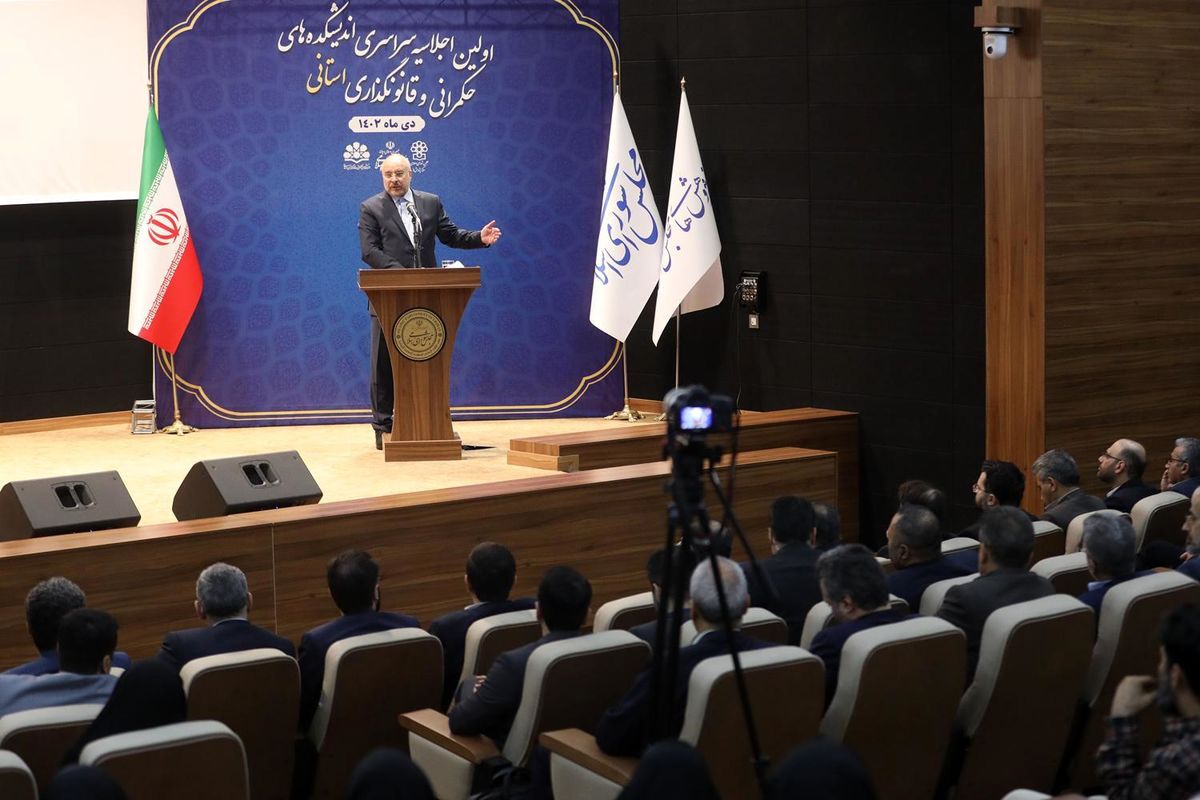  قالیباف: شهید سلیمانی را زیر پوسترها گم نکنیم |