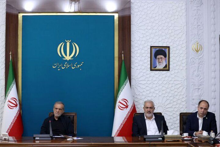 پزشکیان: راهکارهای رفع چالش کمآبی باید ریشهای و منطقهمحور باشد