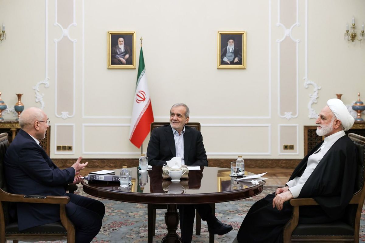 در نشست مشترک سران قوا /همدلی و عزم قوای سه‌گانه در راستای تحقق شعار سال