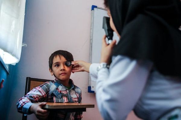 تبلیغ قطره درمان «دوربینی» در فضای مجازی: واقعیت یا فریب؟