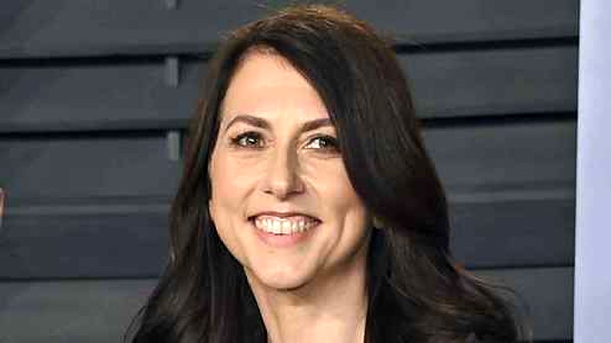 ثروتمندترین زن دنیا کیست؟ +عکس