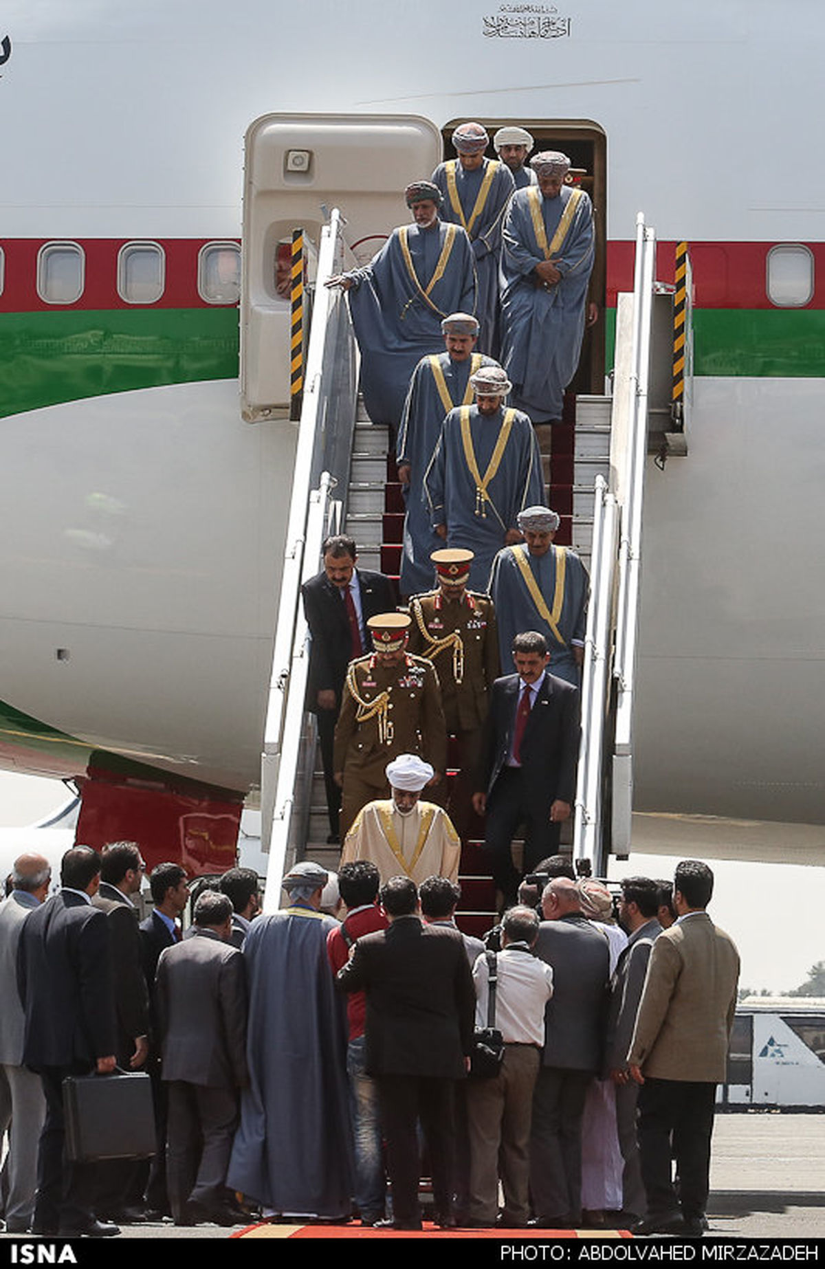 یک رنگی همراهان سلطان قابوس/تصاویر