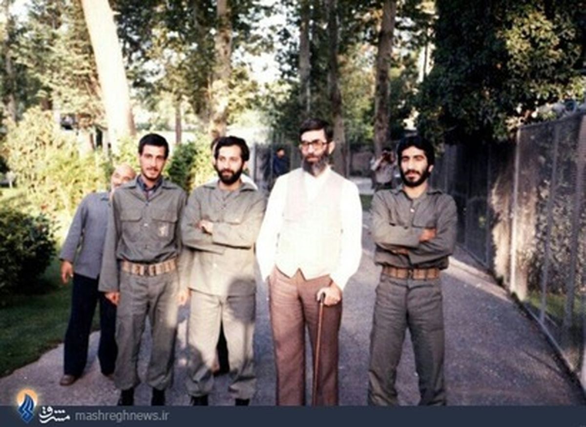 عکس‌کمتردیده‌شده‌رهبری‌بالباس‌شخصی