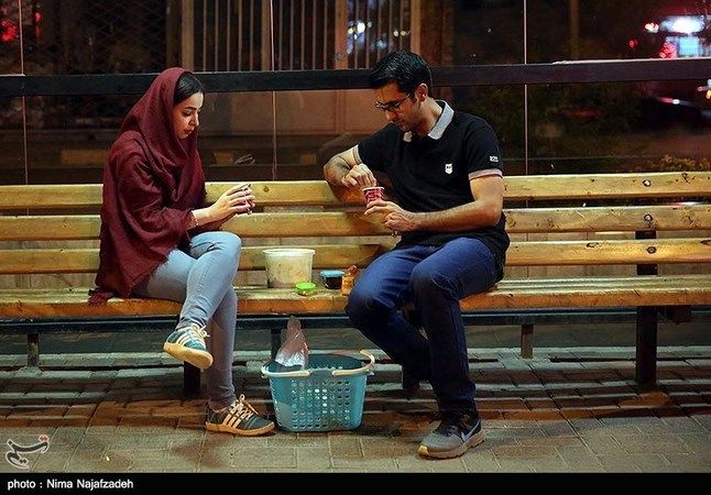 گزارش تصویری: افطار در خیابان های مشهد