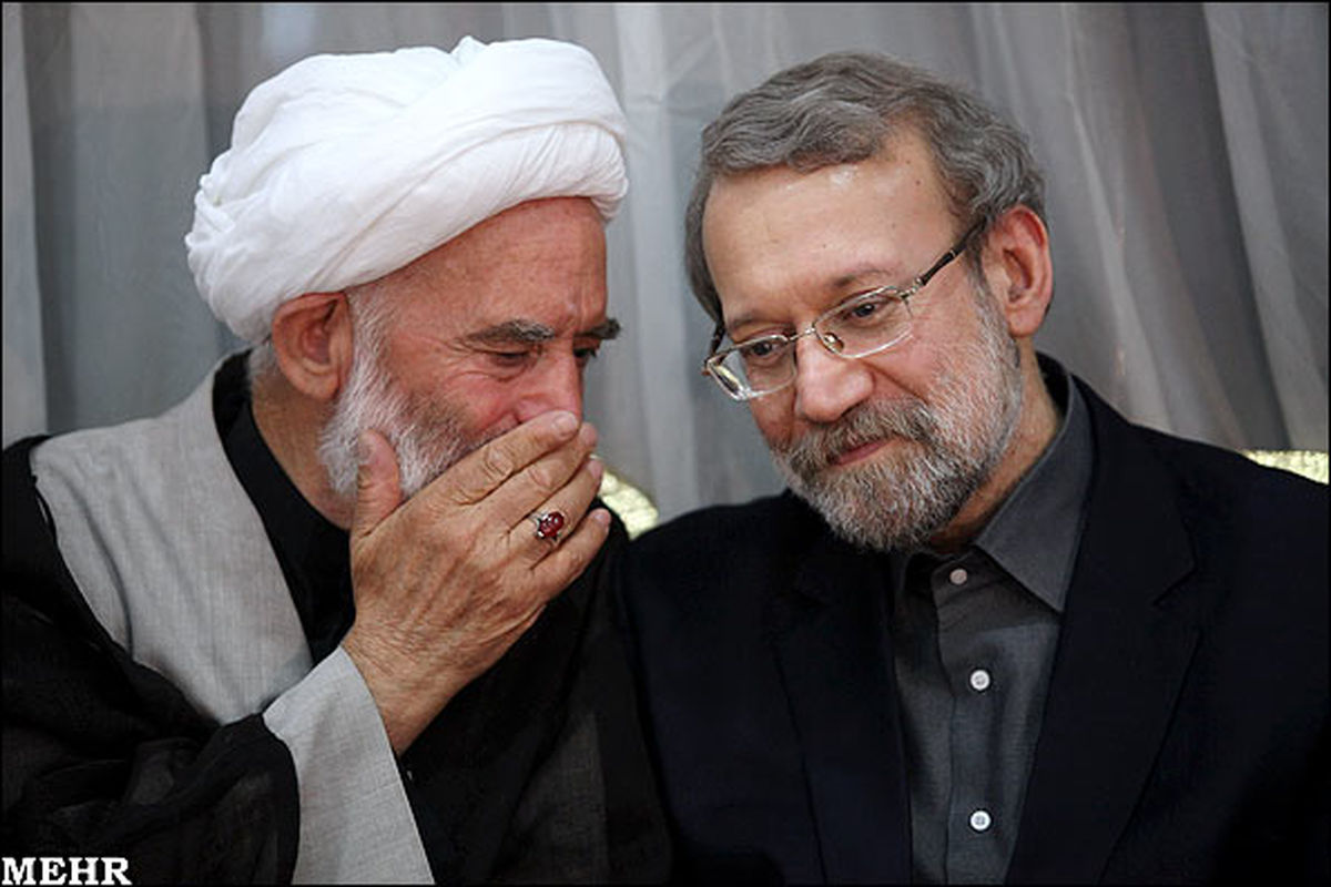 عکس/ در گوشی امامجمعه با لاریجانی
