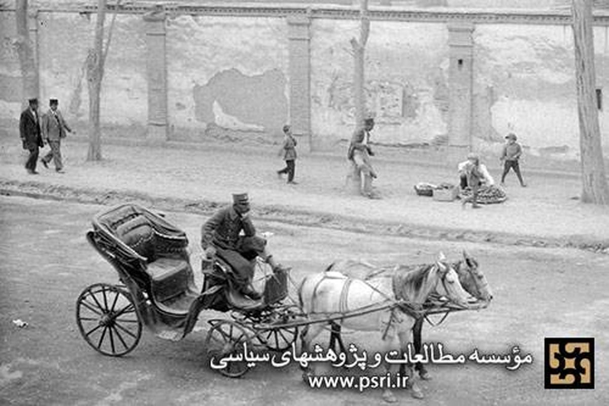 عکس: درشکه‌چی‌های تهران در سال ۱۳۱۲