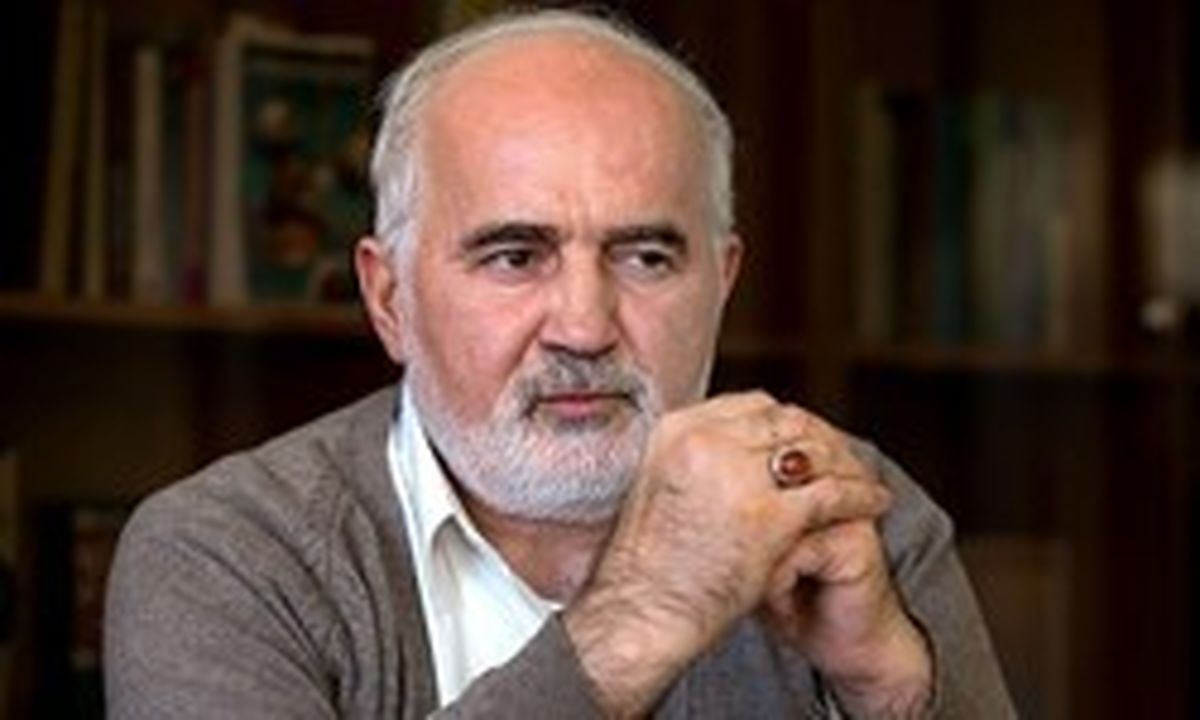 توکلی: خبر دارم که آقای روحانی مقداری تکان خورده است