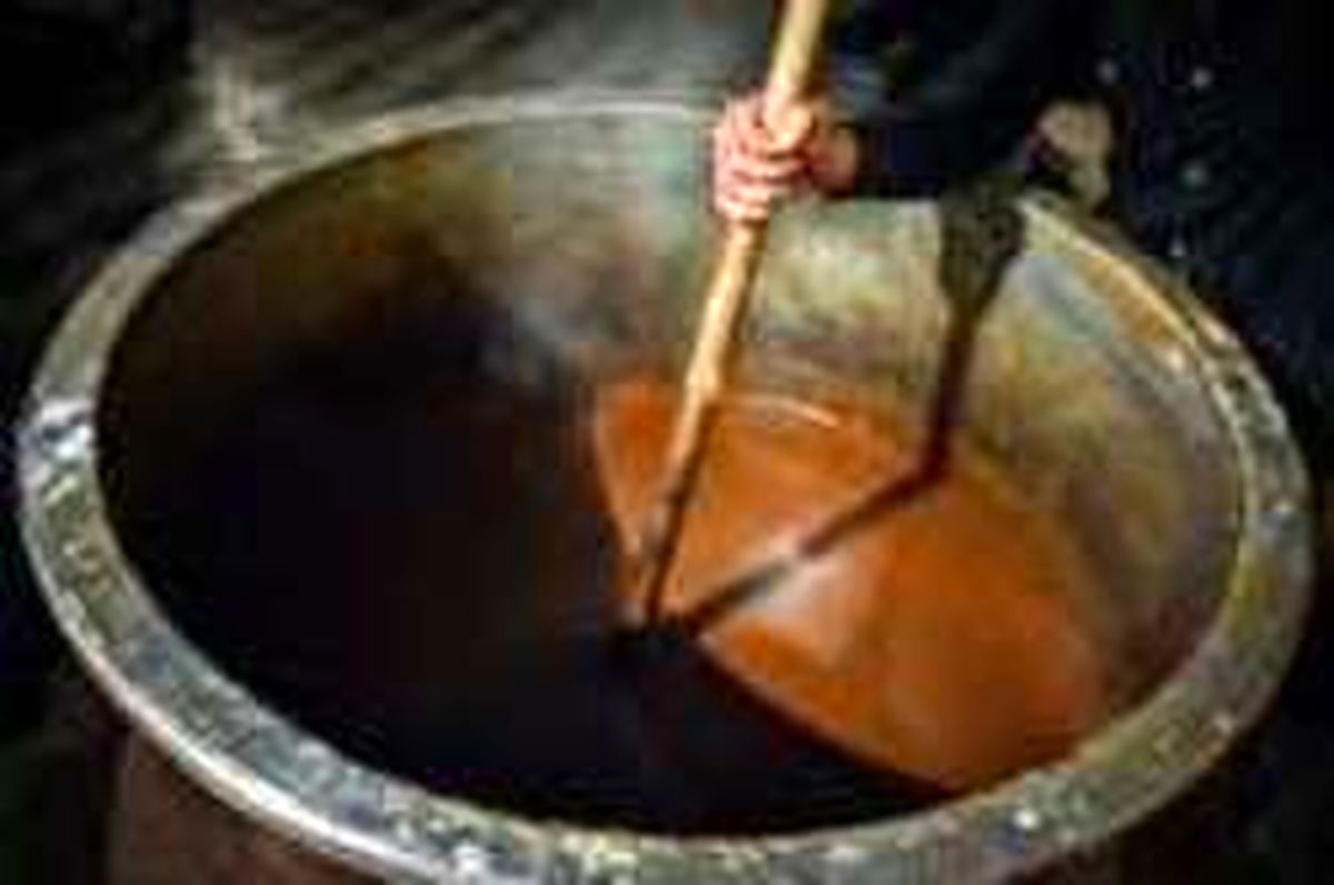 درآمد میلیونی با فروش سمنوی هفت سین +تصاویر