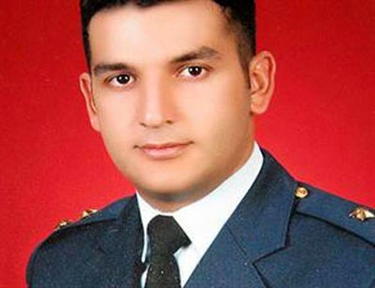 عکس/ خلبان هواپیمای سرنگون شده ترکیه