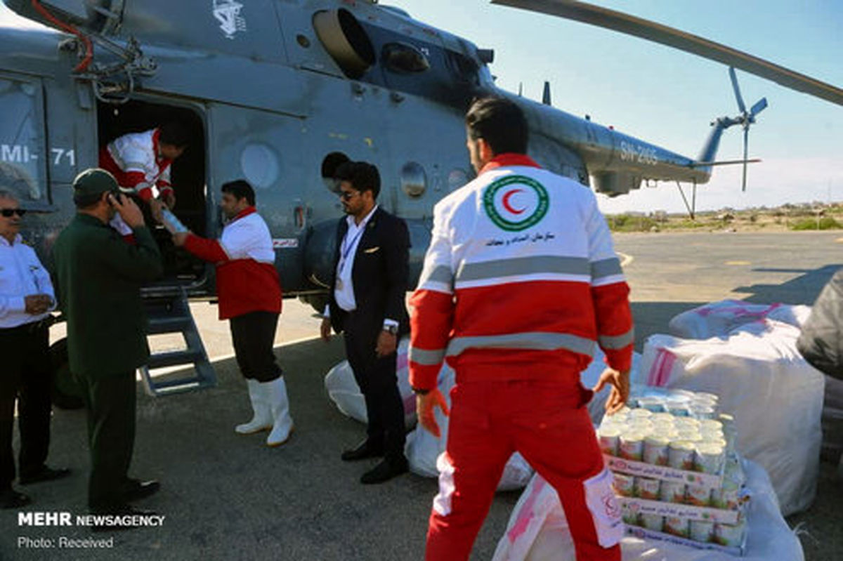 تصاویر: ارسال مواد غذایی به مناطق سیل زده هرمزگان