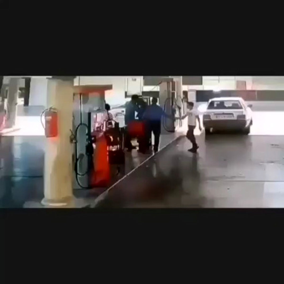 اتفاقی عجیب در یکی از پمپ بنزین های یزد +فیلم