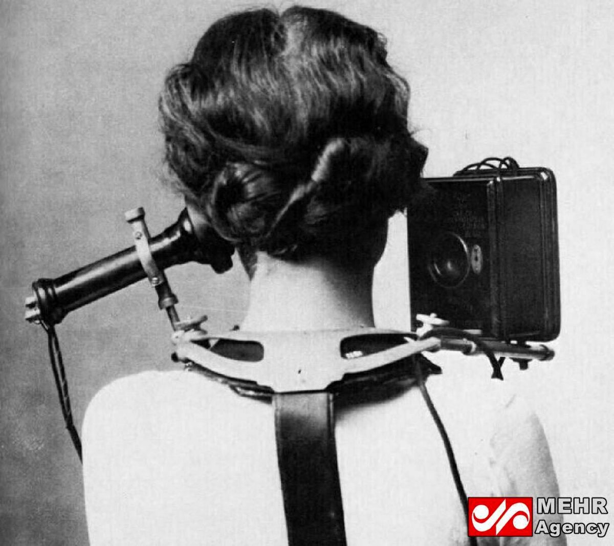 اولین مدل هندزفری +عکس