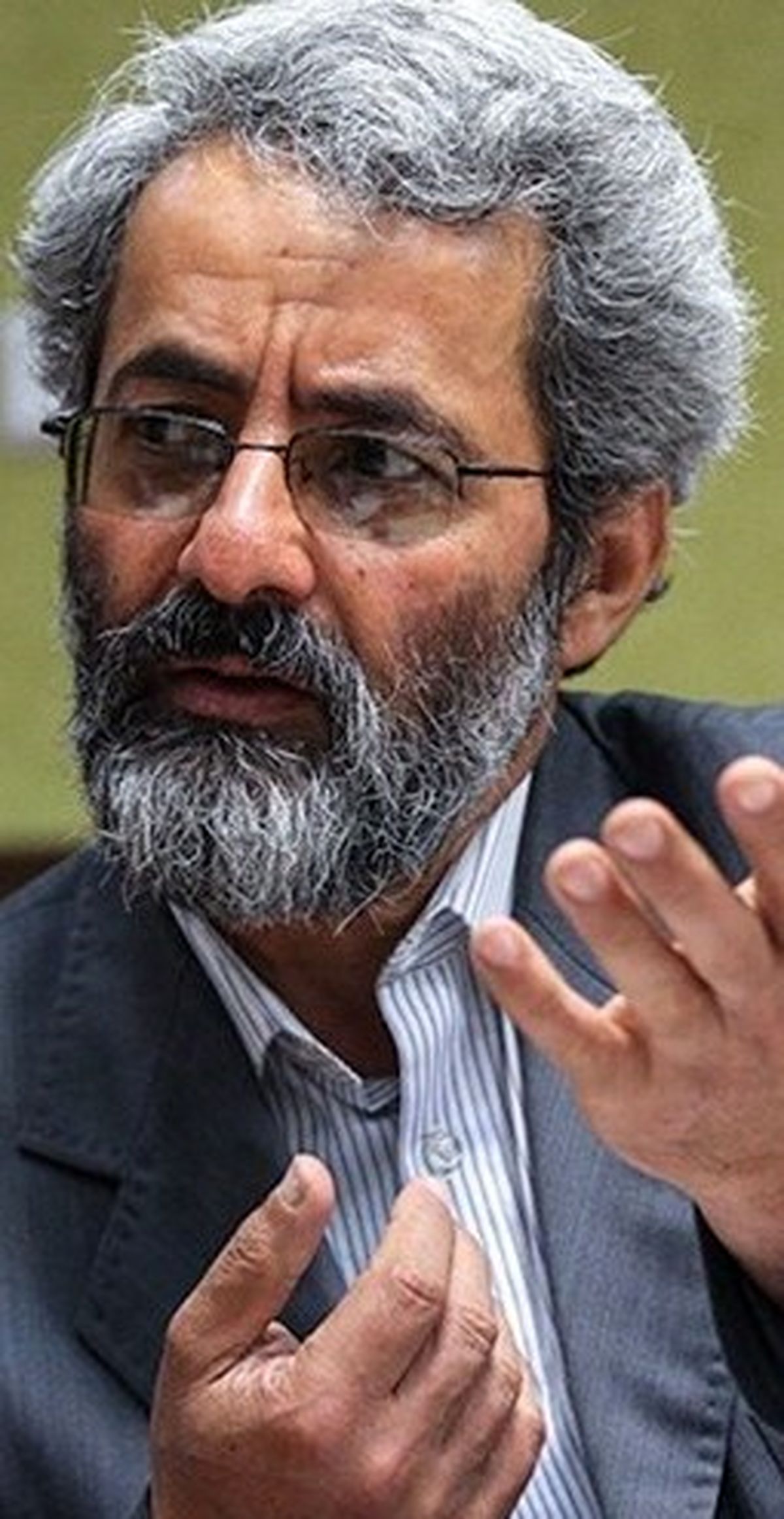 تندرو‎های دوجناح از مستند ناراضی‎اند/ کاش «من احمدی‌نژاد هستم» را هم می‌ساختند