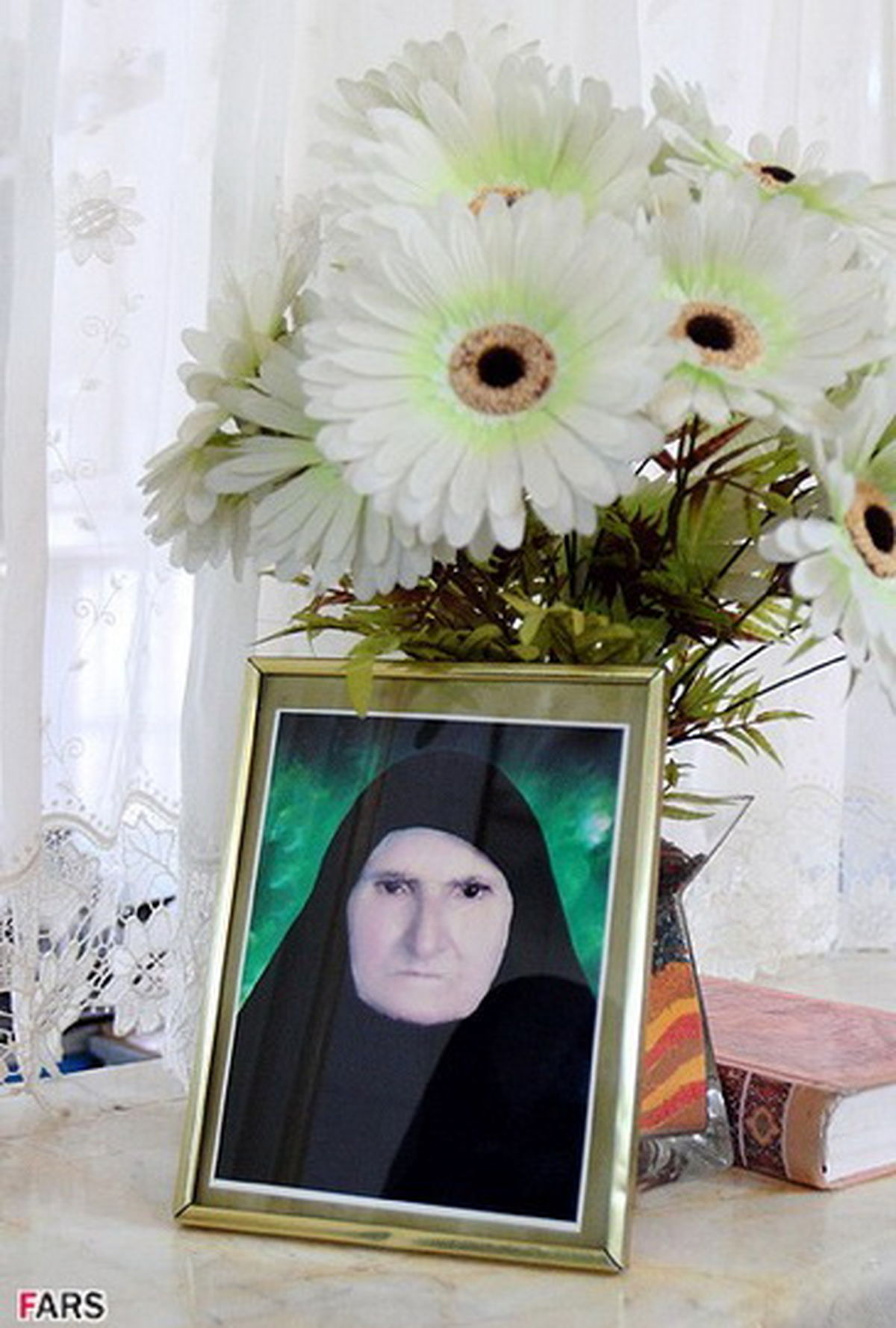 عکس/ تشییع ‌پیکر ننه‌ علی