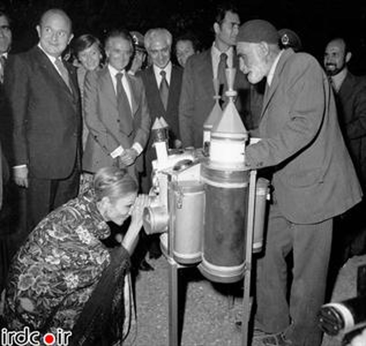 عكس/ فرح پهلوی در شهر فرنگ