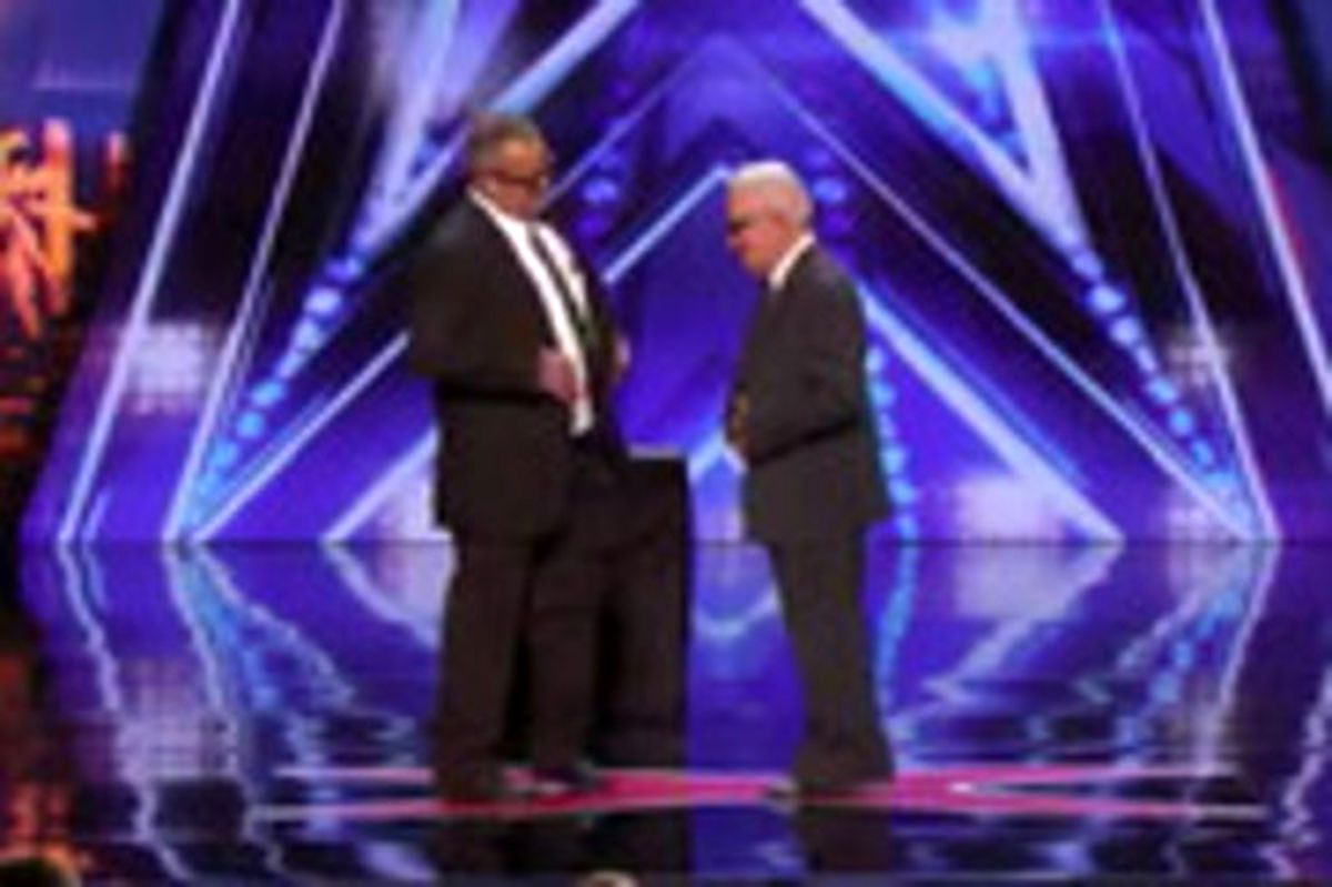 فیلم: اجرای خارق‌العاده ۲ پیرمرد در «عصر جدید» خارجی‌ها