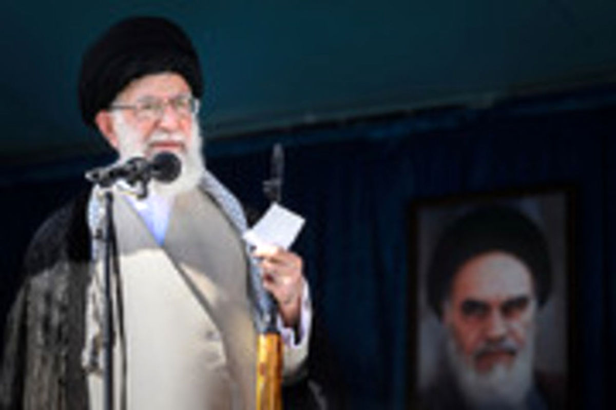 واکنش سردار سلیمانی به مداحی محمود کریمی +فیلم