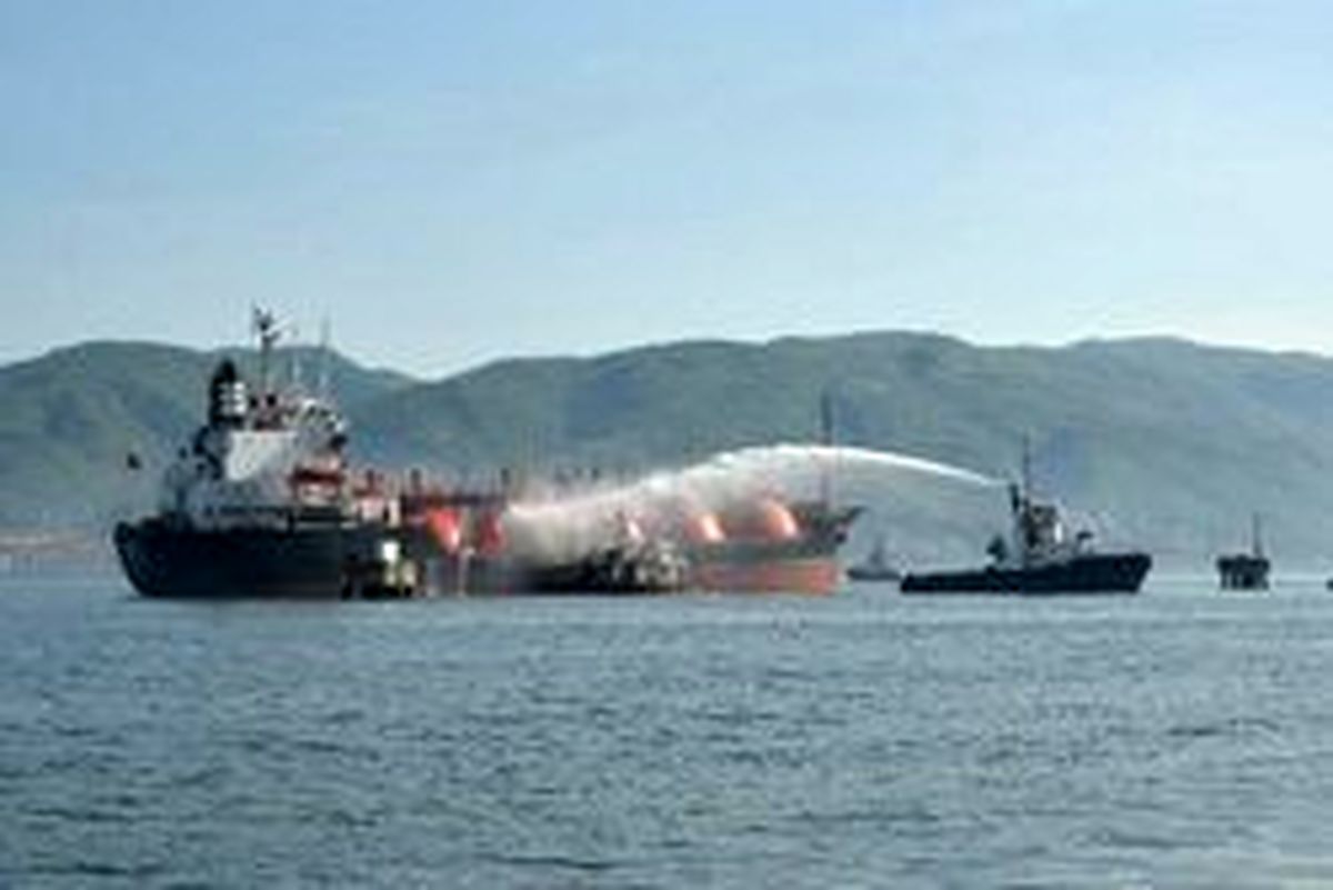 احتمال انفجار و غرق شدن نفتکش ایرانی وجود دارد