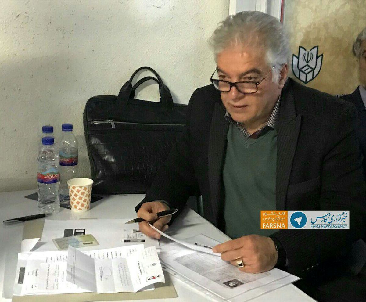 ثبت نام یک بازیگر مرد در انتخابات شوراها +عکس
