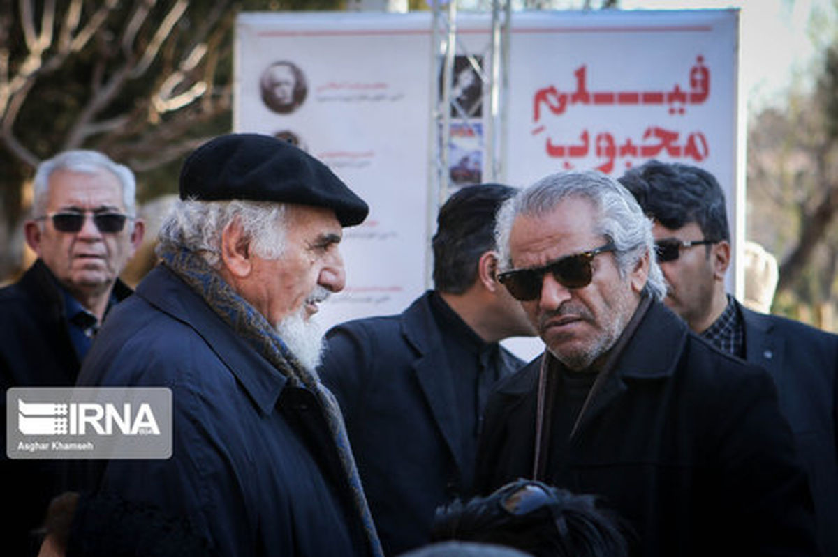 تصاویر: بازیگران در تشییع پیکر پیشکسوت سینما