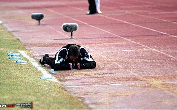 عکس/حرکت استثنایی سرمربی تراکتور!
