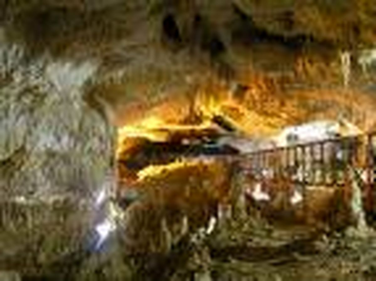 برقراری تماس با موبایل در غار "کتله‌خور"