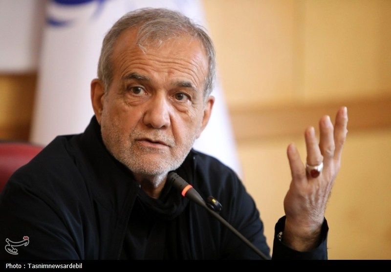 نشست پزشکیان با استاندار و جمعی از مدیران استان اردبیل