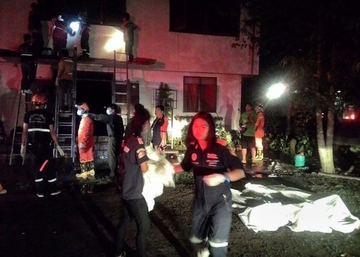 ۱۷ دانش‌آموز تایلندی در آتش سوختند +تصاویر